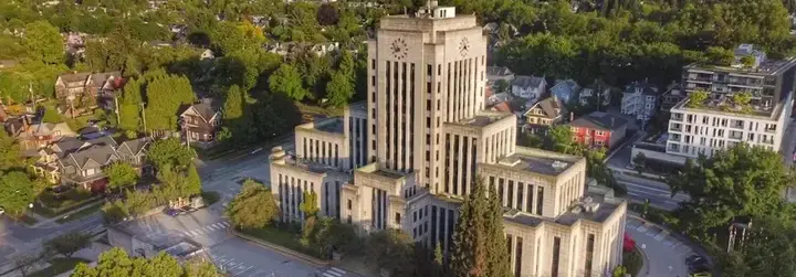 Vanpoover shitty hall